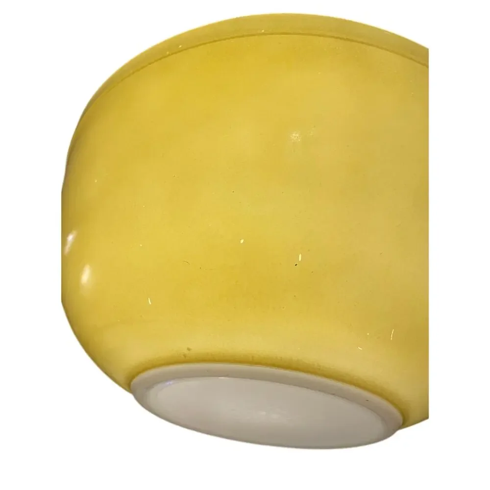 Vintage Pyrex Large Yellow Nesting Bowl 404 4 Qt. EUC